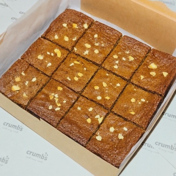 A box of Butterscotch Blondie by Crumbs Bakehouse Co.